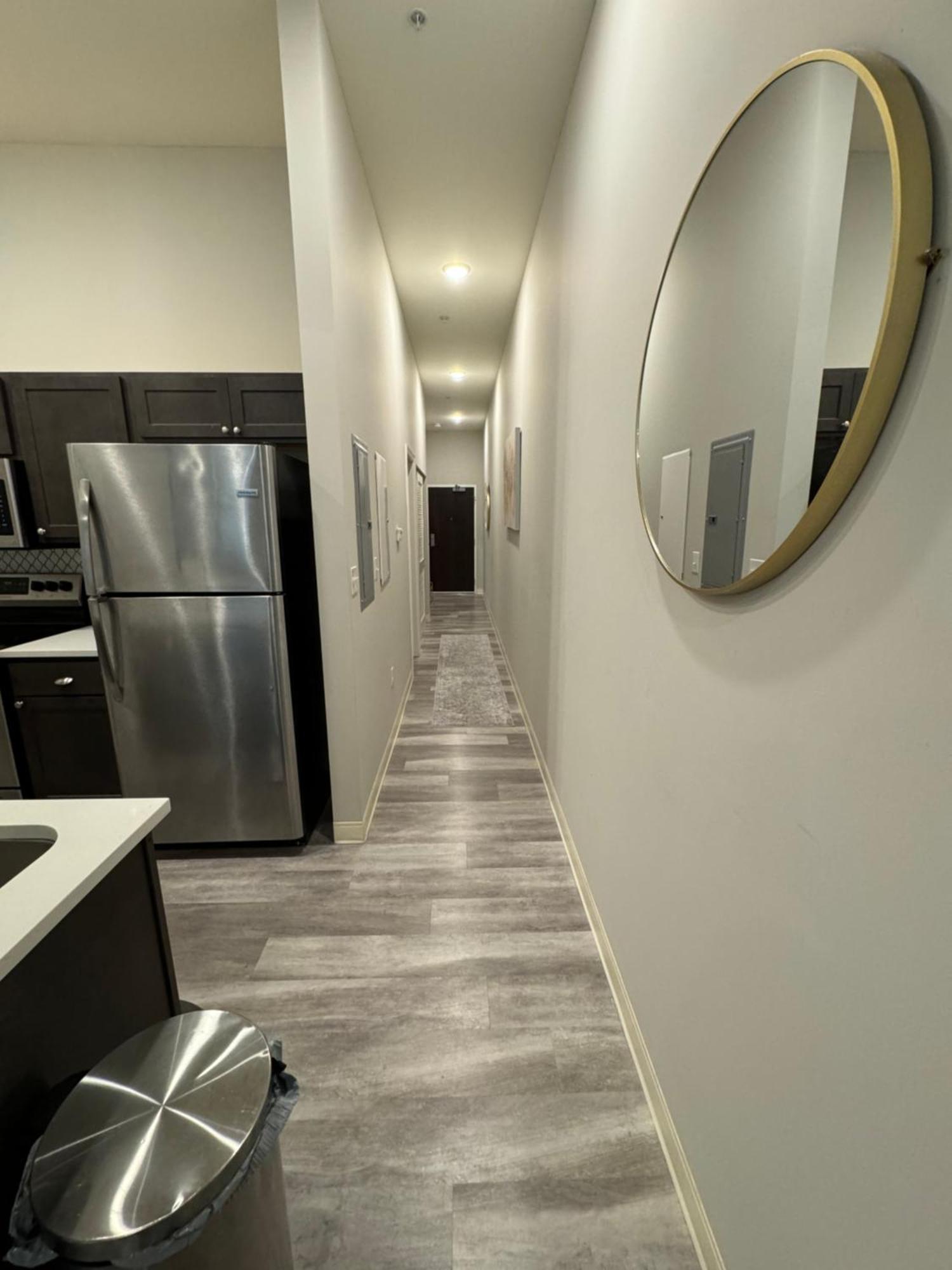 Beautiful Condo/Rooftop Patio With Free Parking كليفلاند المظهر الخارجي الصورة