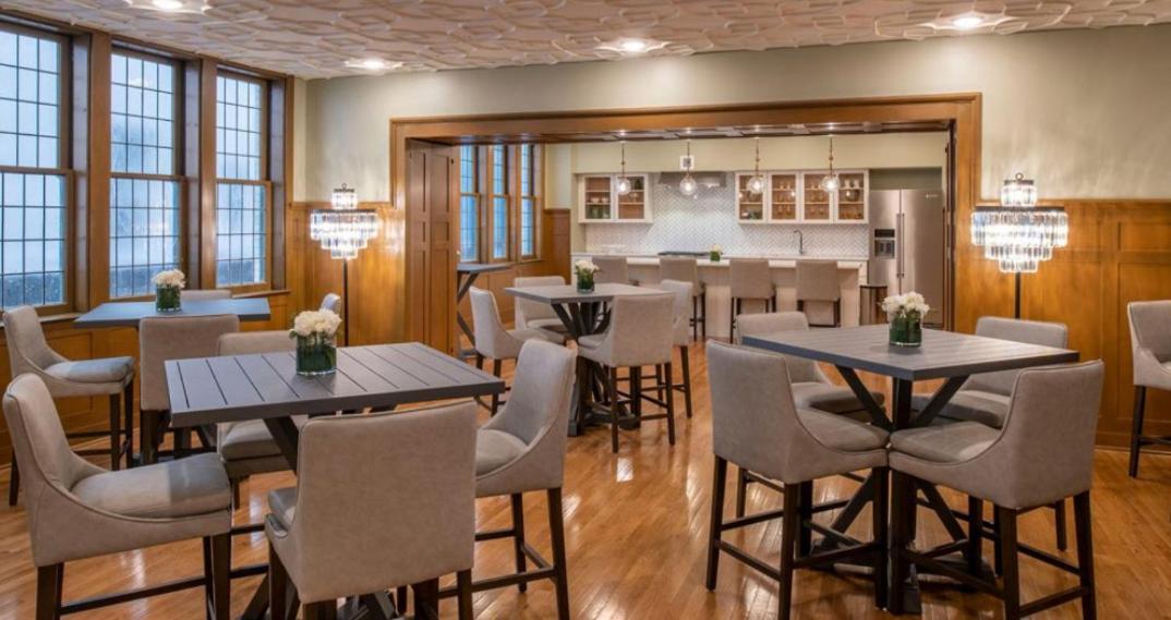 Beautiful Condo/Rooftop Patio With Free Parking كليفلاند المظهر الخارجي الصورة